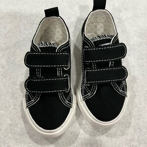 Kids/toddler Black Canvas Shoes
